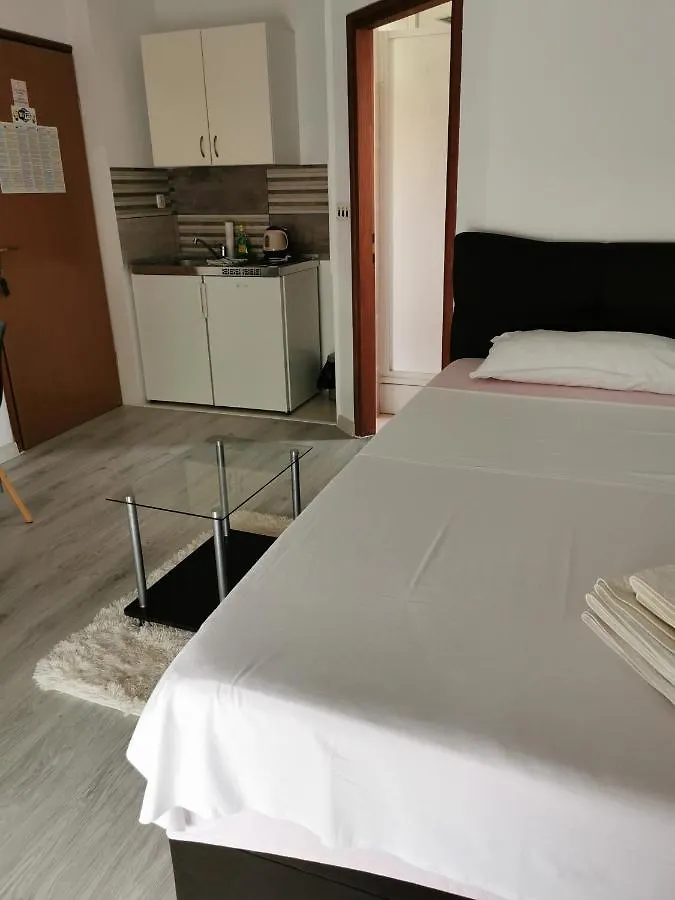 Apartmani I Kamp Turanj-Samuga Turanj