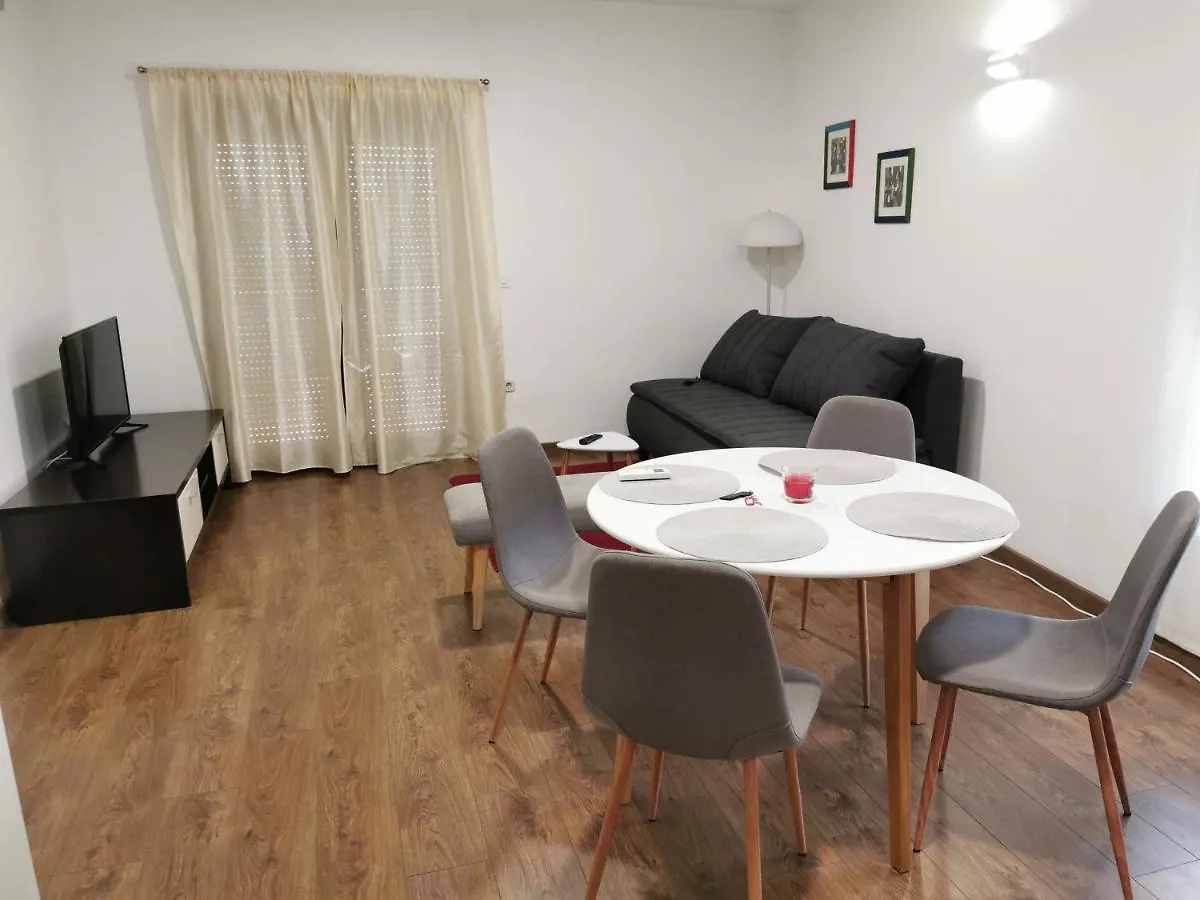 Apartment Apartmani I Kamp Turanj-Samuga